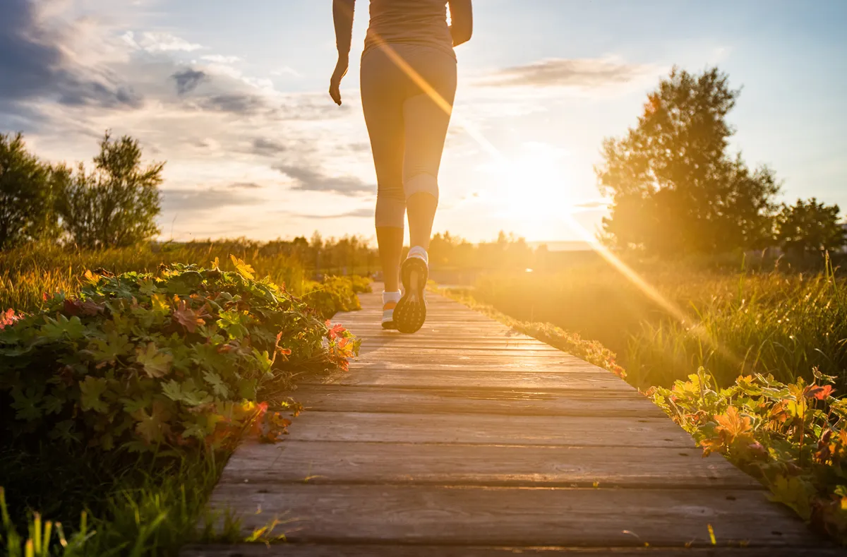 woman jogging_iStock-1039533410